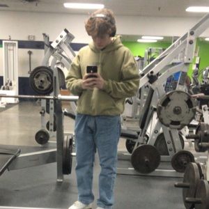 Meet your Posher, Aaron